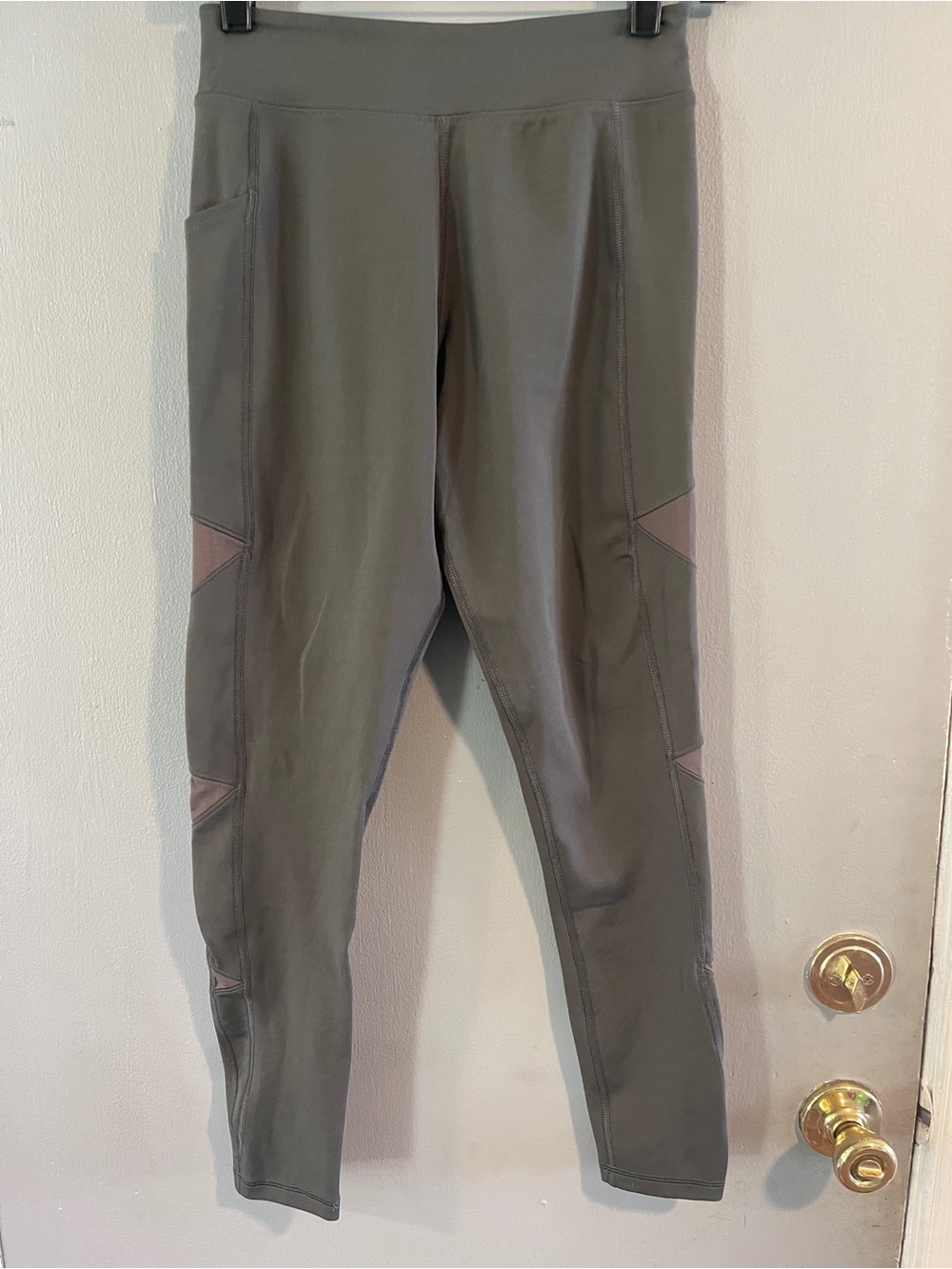 Huk Reel On Performance Leggings Size small